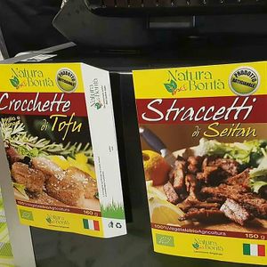 Crocchette di tofu e straccetti di seitan at Natura & Bontà in Ravenna