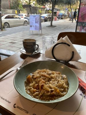 Sesame tofu rice noodles at Veggies in Tirana