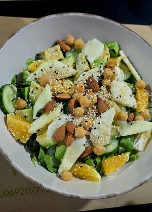 Detox salad at Veggies in Tirana