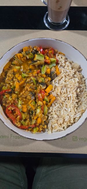 Thai curry at Veggies in Tirana