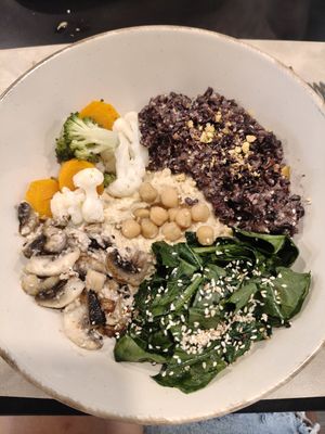Shiva bowl at Veggies in Tirana