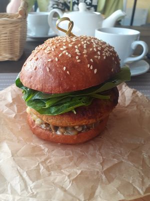 Ваклажаноый бургер at Latuk in Moscow