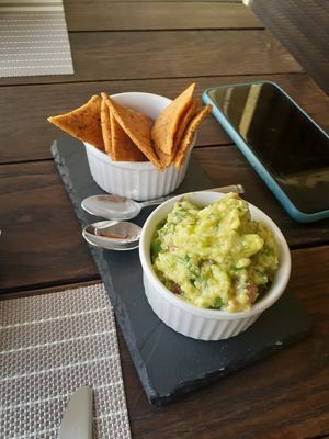Гуакамоле с чипсами начос at Latuk in Moscow