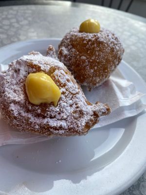 Frittele di riso at Nilo's in Viareggio