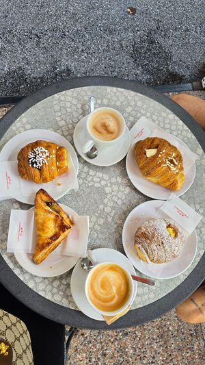 Vegan italian Breakfast at Nilo's in Viareggio