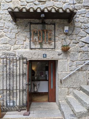 entrance at Cote Cafe in Zarzalejo