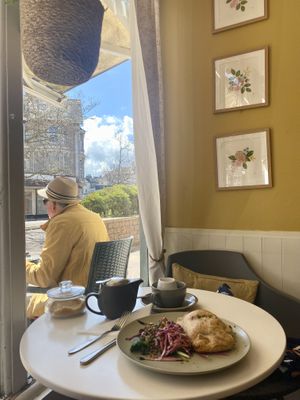 Lovely little window seat   at Nourish in Teignmouth