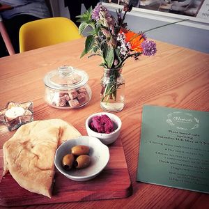 Beetroot hummus and warm flat bread at Nourish in Teignmouth