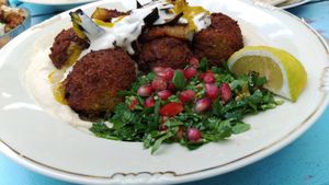 Falafel Humus at Mr and Mrs Humus in Bonn