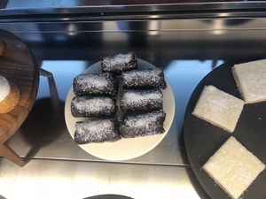 Cakes  at U&Co. in Faro