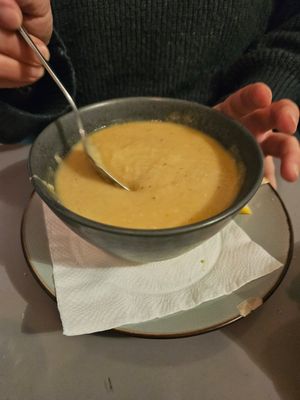 Lentil Soup as apetizer at Le Daily Syrien Veggie in Paris