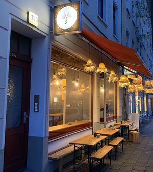 Frontside at Moon in Berlin