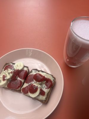 Nuts about you and Rose Latte  at The Lala in Vienna