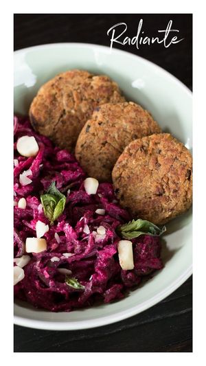 Fideos de chayote salteados en pesto rosa  con croquetas de lenteja, macadamía y albahaca. at Ila Barú in Chihuahua