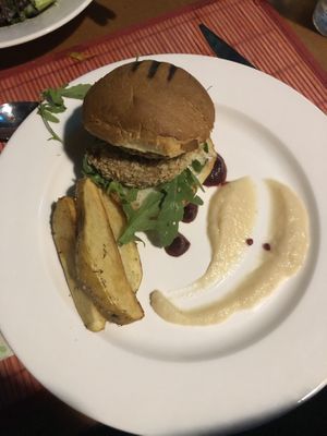 Burger at Avocado in Crete