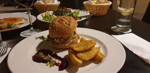 Burger at Avocado in Crete