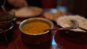 YELLOW DAAL
Golden lentils cooked in curry spices at India Oven in Cathedral City