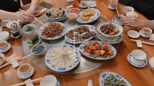 You can have it all vegan. Just request to have the milk and egg removed in some products, the rest are already vegan 🌱. at Shanghai Yuen Vegetarian in Macau