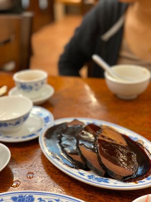 Vegan fish. 

I’ll update the English and Chinese description 😅. at Shanghai Yuen Vegetarian in Macau