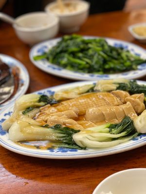 Vegan Chicken .

I’ll update the English and Chinese description 😅. at Shanghai Yuen Vegetarian in Macau