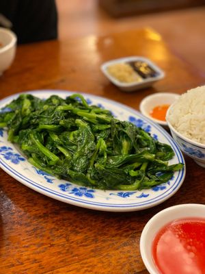 🌱🌱🌱

I’ll update the English and Chinese description 😅. at Shanghai Yuen Vegetarian in Macau