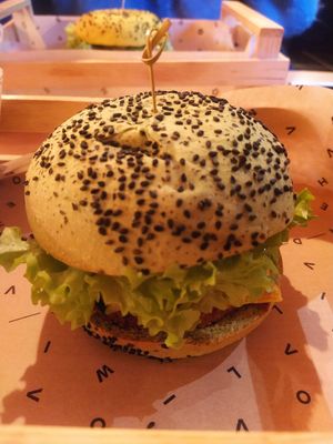 Spicy Cecio #Veganuary at Flower Burger in Bologna