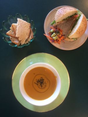 soup et bagel at Open Gare in Biarritz