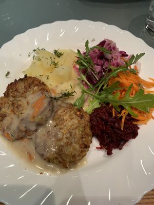 Grybu kotletas  at Vilties Vaistinės Arbatine in Kaunas