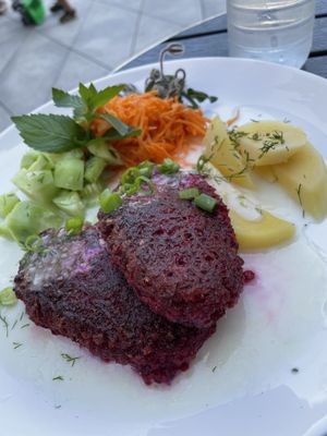 Beet Kotletai  at Vilties Vaistinės Arbatine in Kaunas
