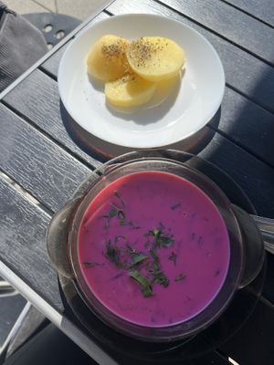 „šaltibarščiai“ - kalte Rote Bete Suppe   at Vilties Vaistinės Arbatine in Kaunas