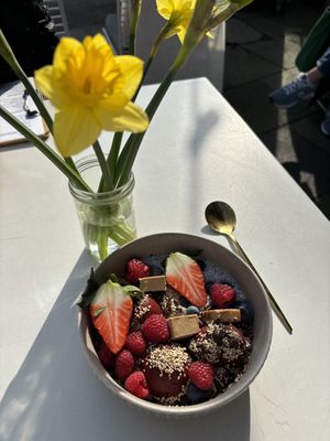 Bowl of the month  at Plants & Cakes in Frankfurt
