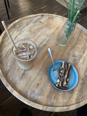 Iced Cappuccino with oatly oat milk and their snickers bar  at Plants & Cakes in Frankfurt