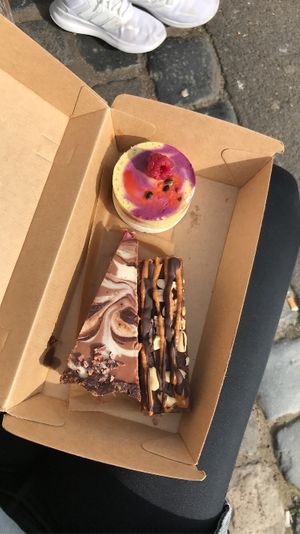 Raw cake box at Plants & Cakes in Frankfurt