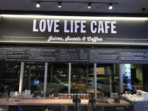 Counter 1 at Love Life Cafe in Miami Beach