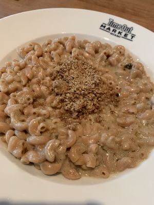 Vegan mac & cheese at Love Life Cafe in Miami Beach