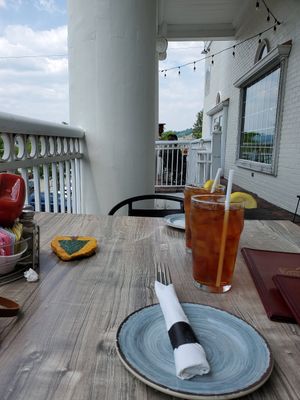 Outdoor dining at Carol & Dave's Roadhouse in Ligonier