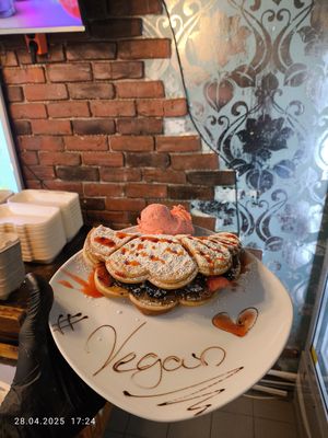  at Wonder Waffel - Berlin Mall in Berlin