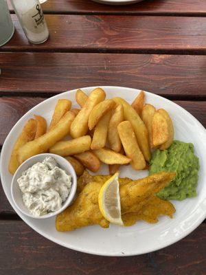 Vegan f*sh and chips- so delicious!!!  #Veganuary at Crown & Anchor in Winchester