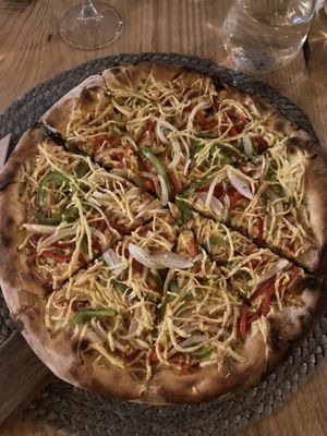 Vegan pizza with lovely tasting vegan cheese😄 at Il Gusto - Maybe closed in Planos