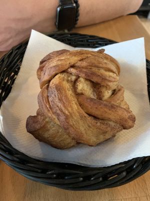 Cinnamon bun at FRØ in Tromsoe