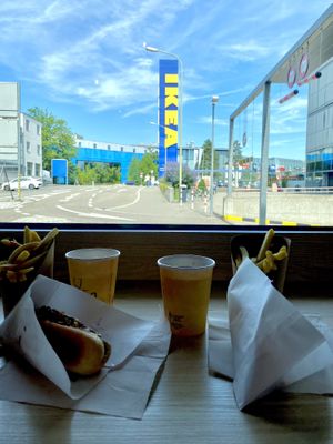 Hotdog mit Pommes & Getränk  at IKEA in Dietlikon