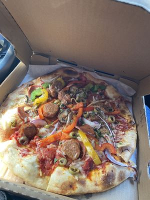“The works” pizza at D'Lish Gourmet Pasta & Pizza in Chula Vista