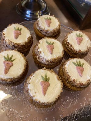 Vegan Carrot Cake Cupcakes at The Black Dog in Snoqualmie