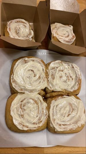 Vegan Cinnamon Rolls at The Black Dog in Snoqualmie