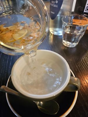 Fresh Ginger Tea #Veganuary at Liebling Trier in Trier