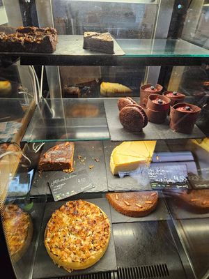 Kuchenbuffet #Veganuary at Liebling Trier in Trier