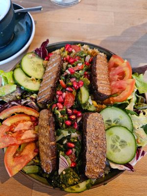 Marokkanische Bowl + Räuchertofu at Liebling Trier in Trier