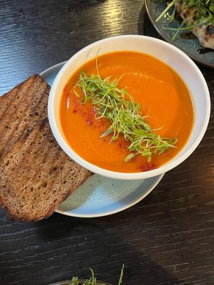 Tomaten Paprika Knoblauch Suppe  at Liebling Trier in Trier