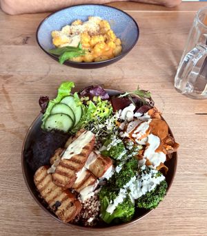 Liebling bowl & vegan gnocci   at Liebling Trier in Trier