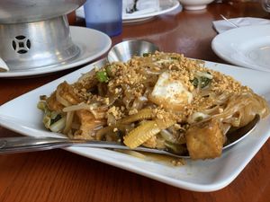 Pad Thai with tofu and veggies at Rice By Mama in Ventura